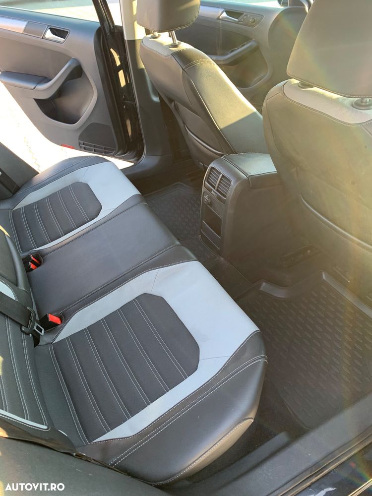 Volkswagen Jetta 1.6 TDI Highline - 13