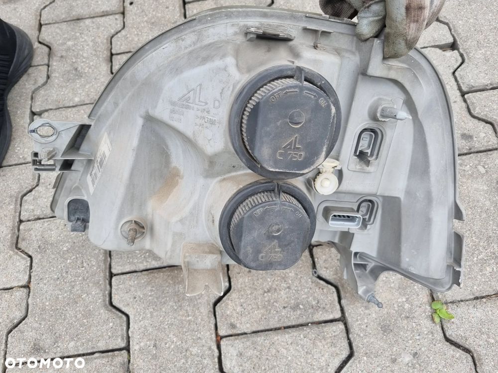 LAMPA LEWA PRAWA PRZÓD EU MASTER MOVANO INTERSTAR  04-10r. - 7