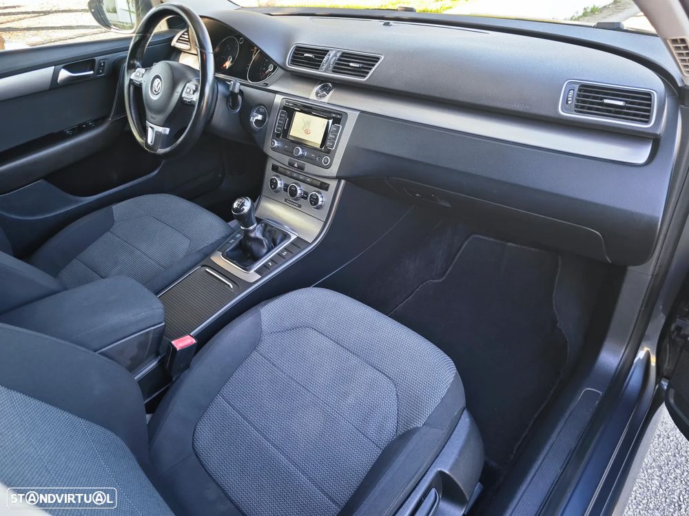 VW Passat Variant 1.6 TDI Confortline Navig - 10