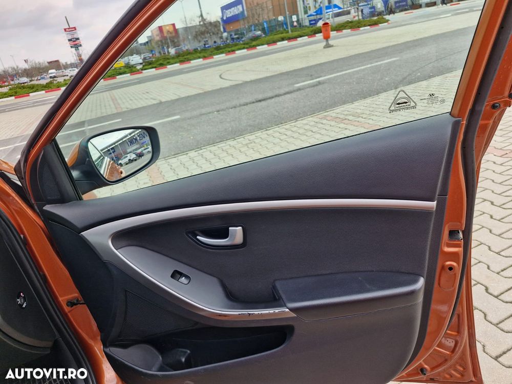 Hyundai i30 1.6 CRDI Premium - 11