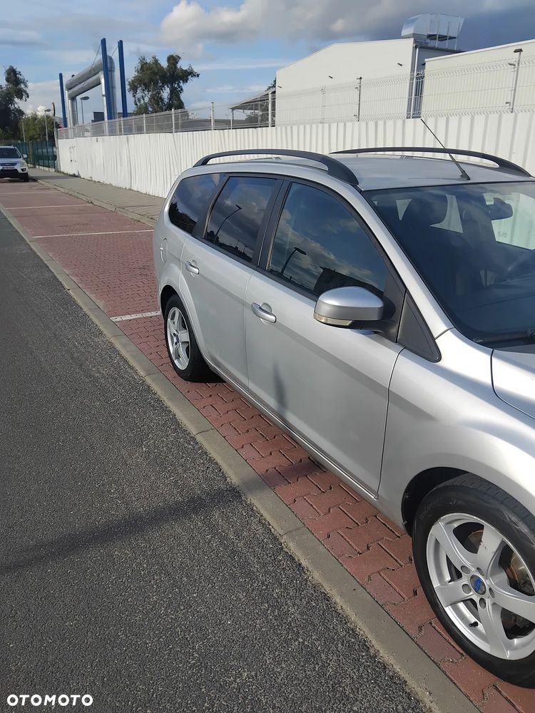 Ford Focus 1.6 Ambiente - 2