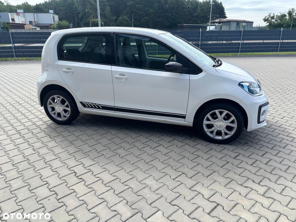 Volkswagen Up 2017 photo 5