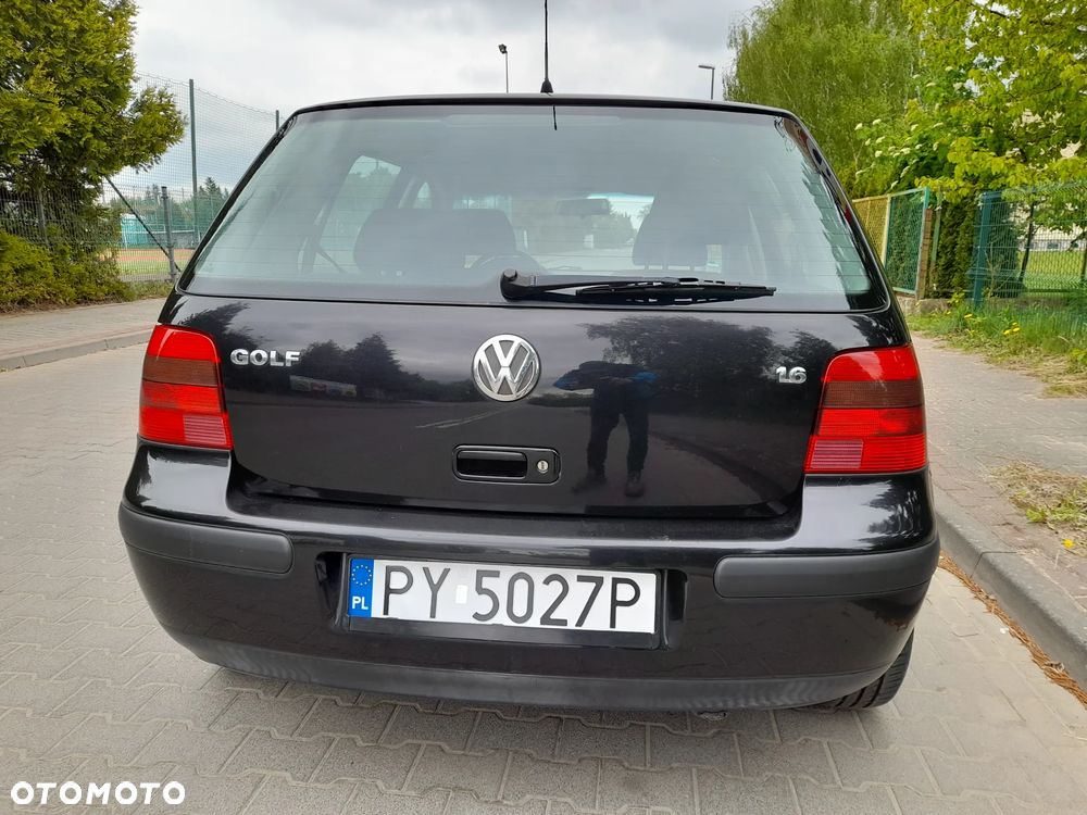 Volkswagen Golf - 6