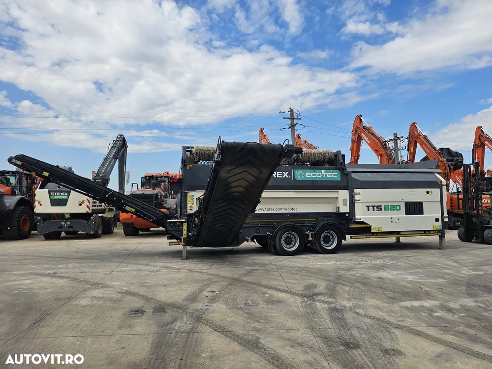 Terex CIUR mobil 6mc EX DEMO 2023, 561ore, 2 BENZI, remorca 2 axe, latime 2,49m, motor CAT 140CP, sita diametru gauri 100mm, perie, - 1