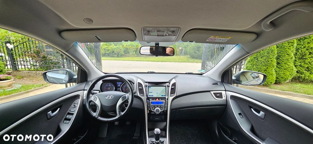 Hyundai i30 blue Kombi 1.6 CRDi Classic Navigation - 2