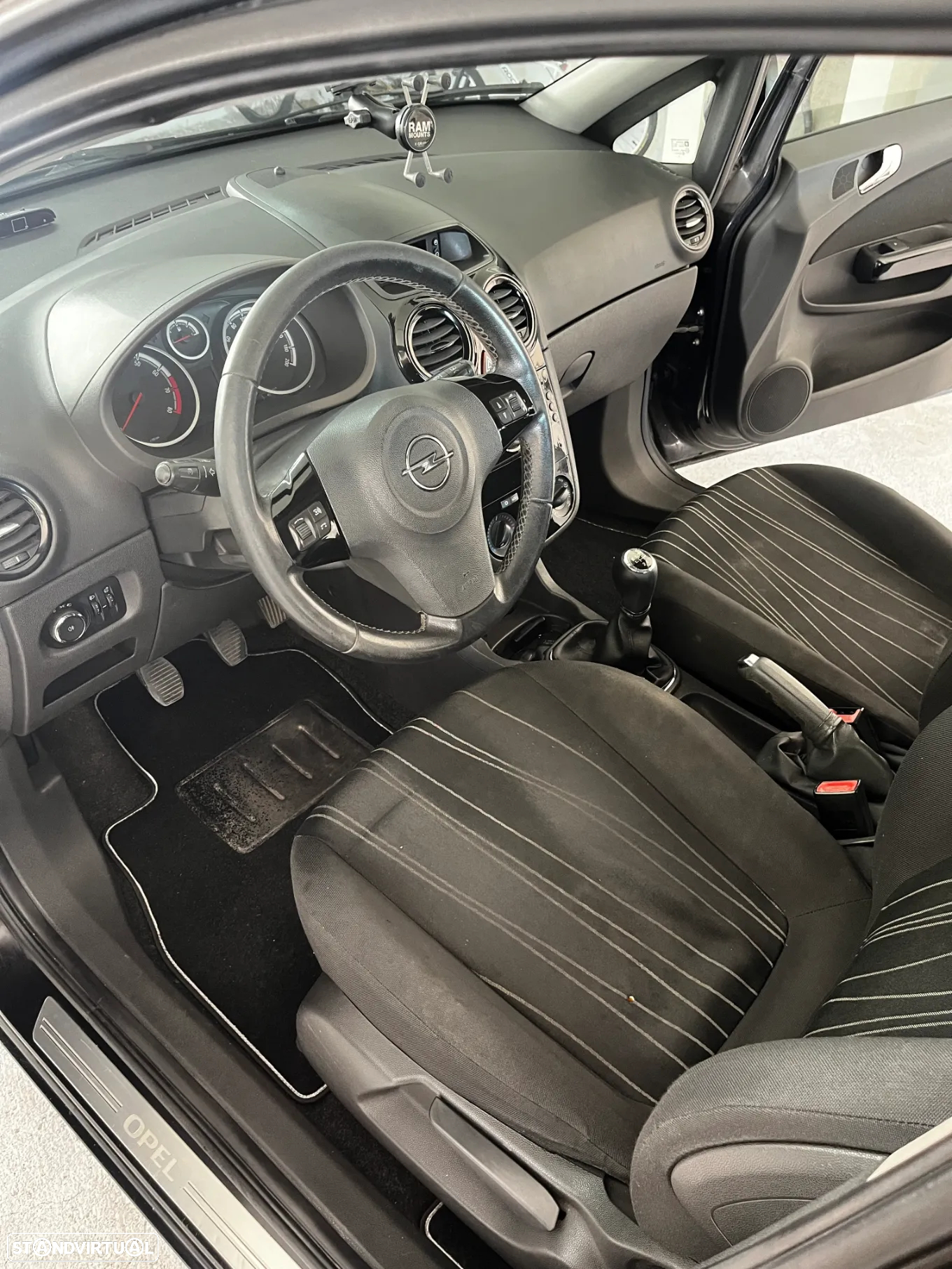 Opel Corsa 1.2 Cosmo 111 - 12