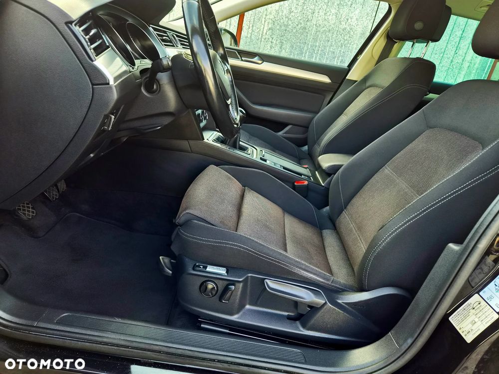 Volkswagen Passat Variant 2.0 TDI (BlueMotion Technology) Trendline - 28