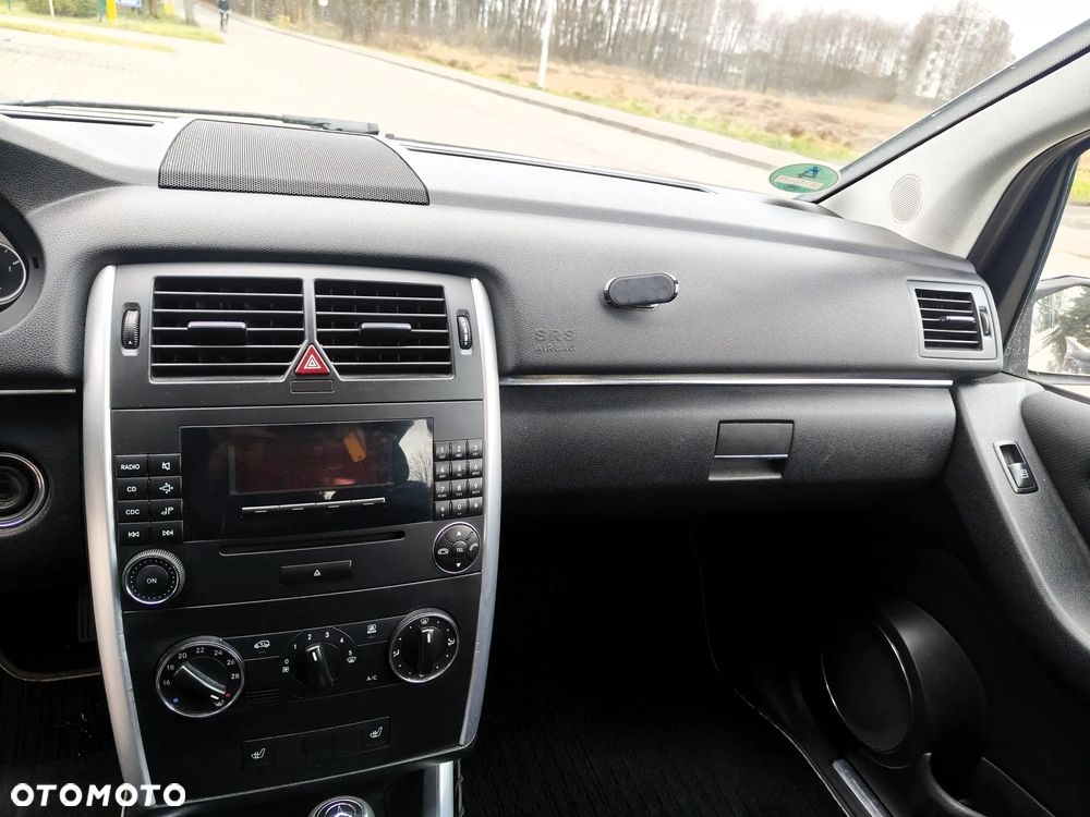 Mercedes-Benz Klasa B 150 Autotronic Grand Edition - 27