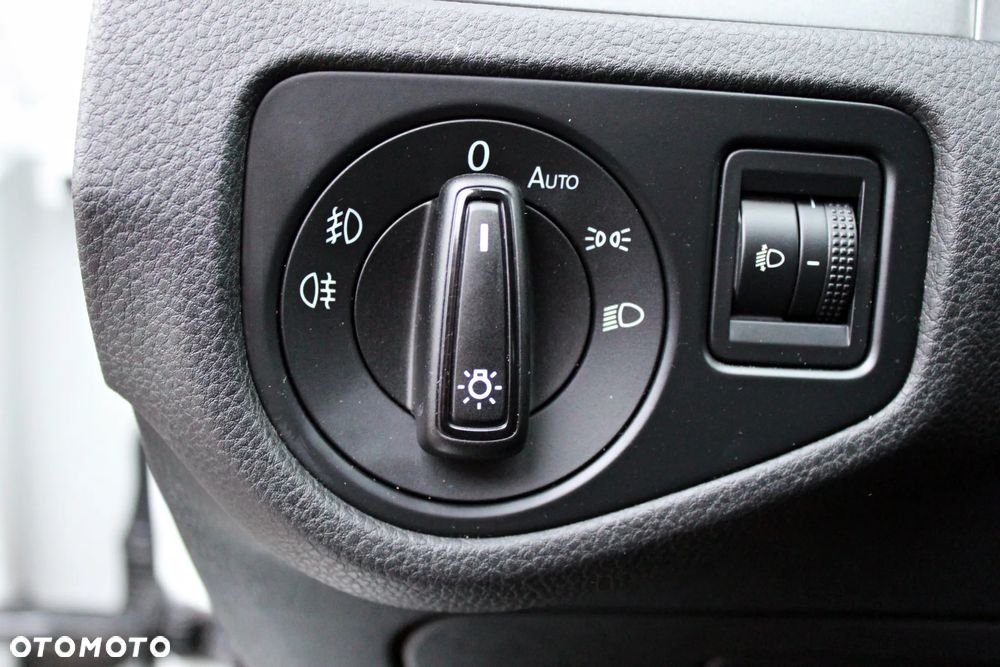 Volkswagen Golf - 10