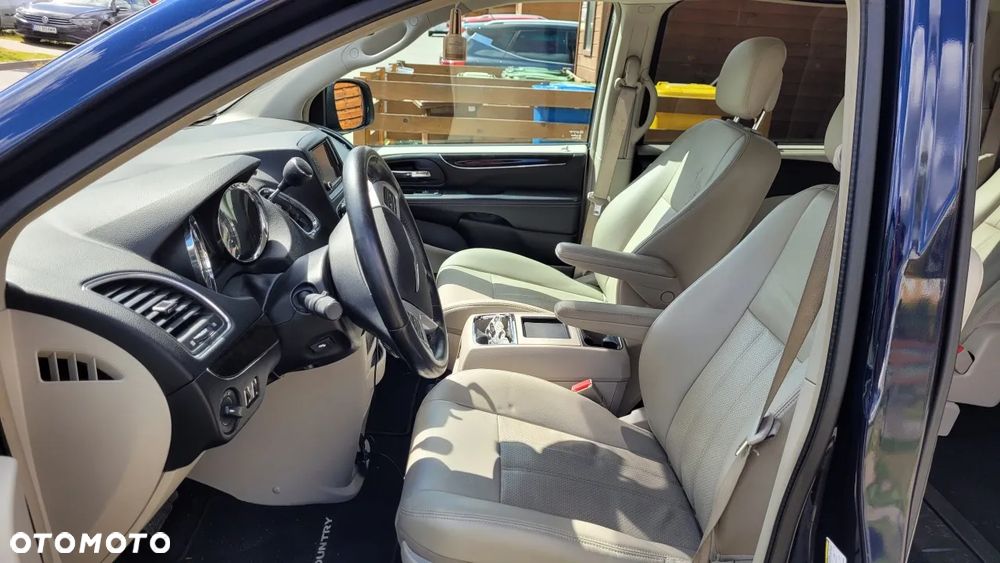 Chrysler Town & Country 3.6 Touring - 11