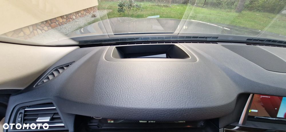 BMW Seria 5 535d xDrive Touring Luxury Line - 17