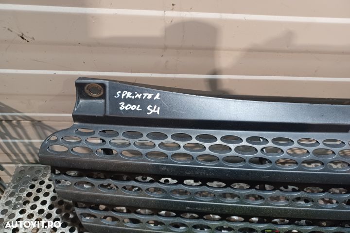 Grila radiator VITO A6398800185 Mercedes-Benz Vito W639 [2003 - 2010] - 2