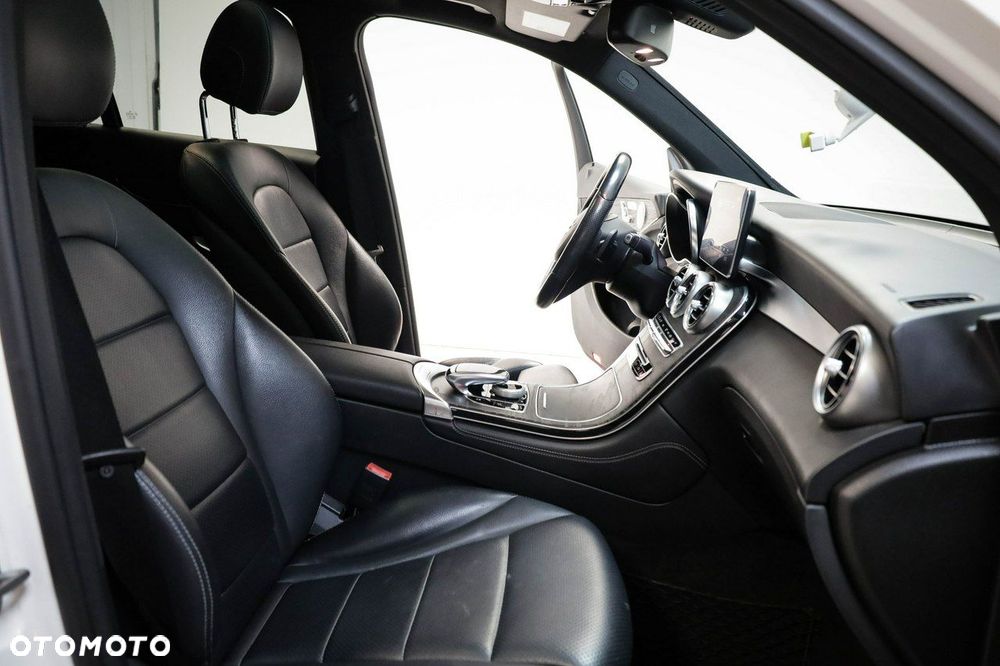 Mercedes-Benz GLC - 31