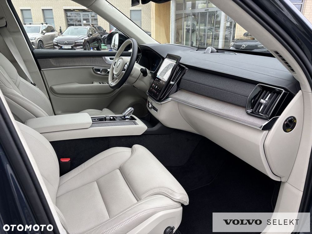 Volvo XC 90 - 9