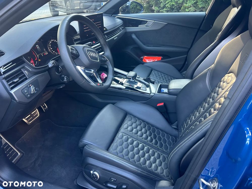 Audi RS4 Limousine - 3