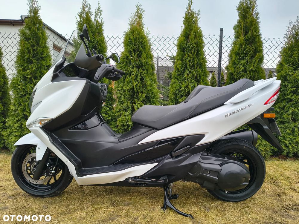 Suzuki Burgman - 13