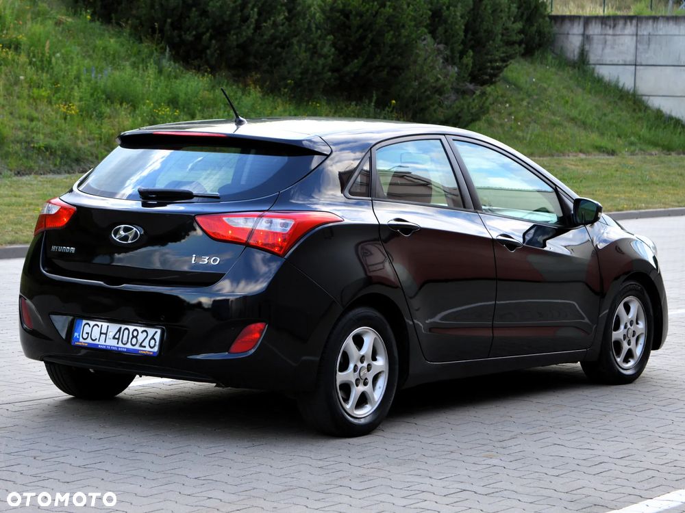 Hyundai i30 blue 1.6 CRDi YES Gold - 2