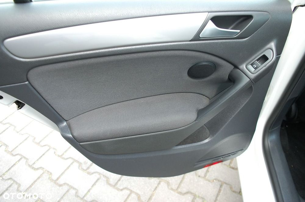 Volkswagen Golf - 29