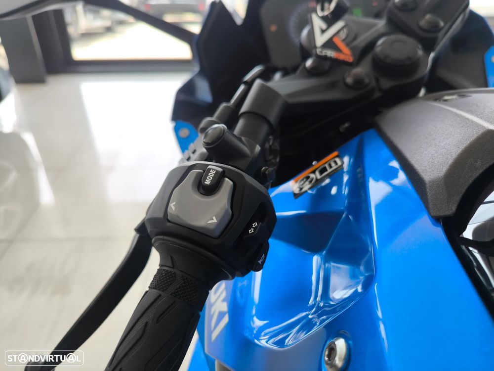 Suzuki GSX 8R - 11