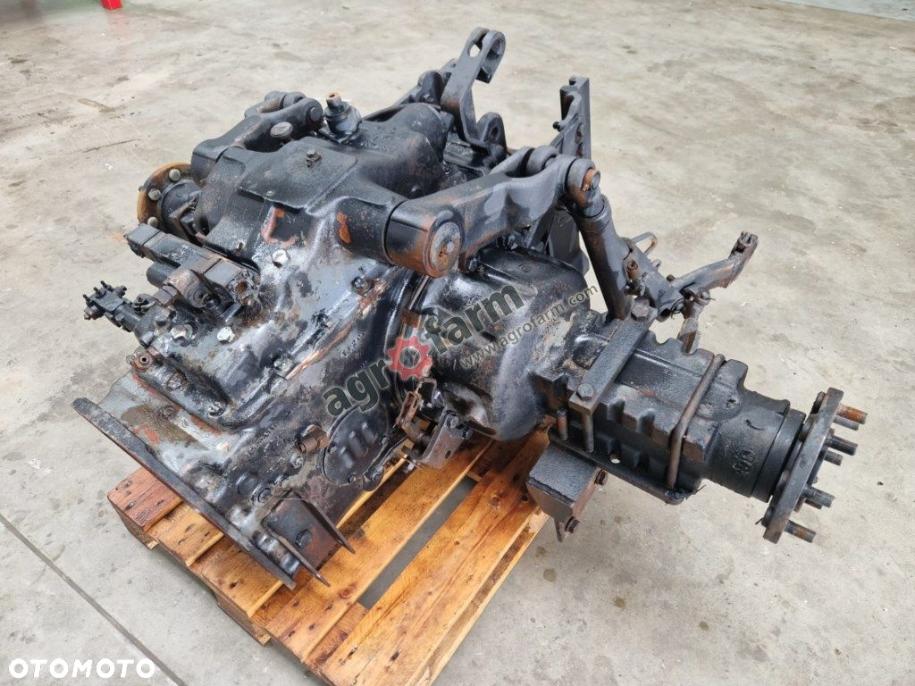 Tylny most New Holland TS 100 82855660 - 2