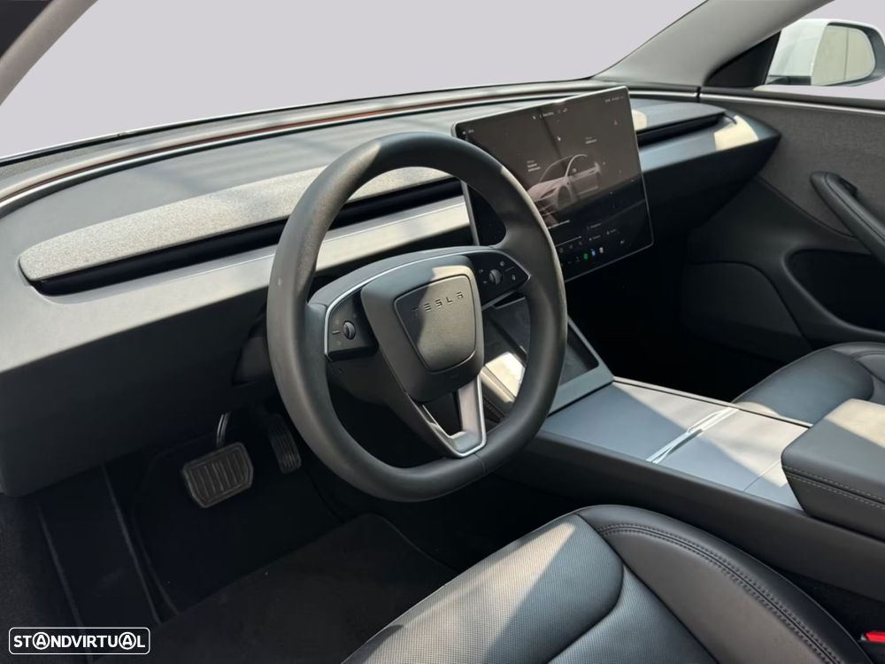 Tesla Model 3 - 4