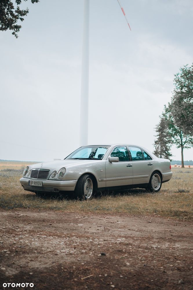 Mercedes-Benz Klasa E - 1
