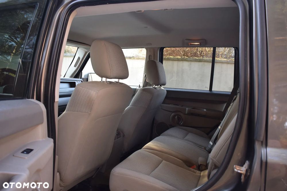 Jeep Commander 4.7 V8 - 12