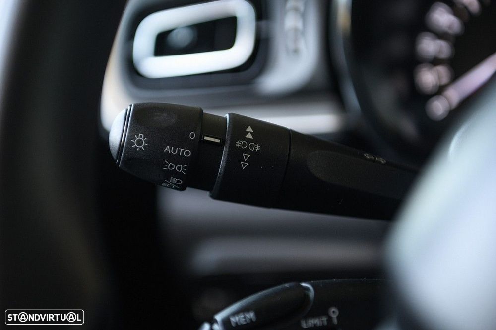 Citroën C3 1.2 PureTech Shine - 36