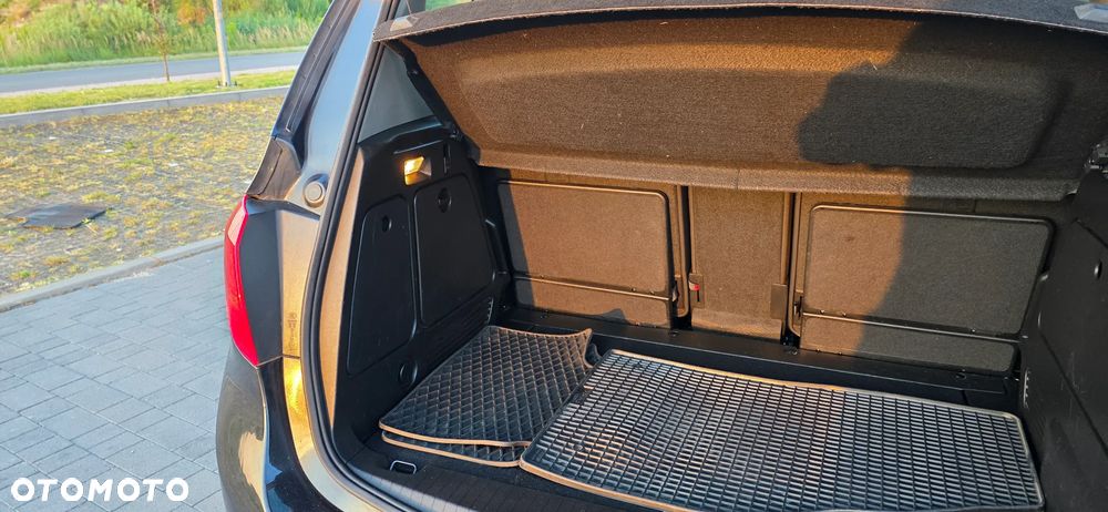 Opel Meriva - 27