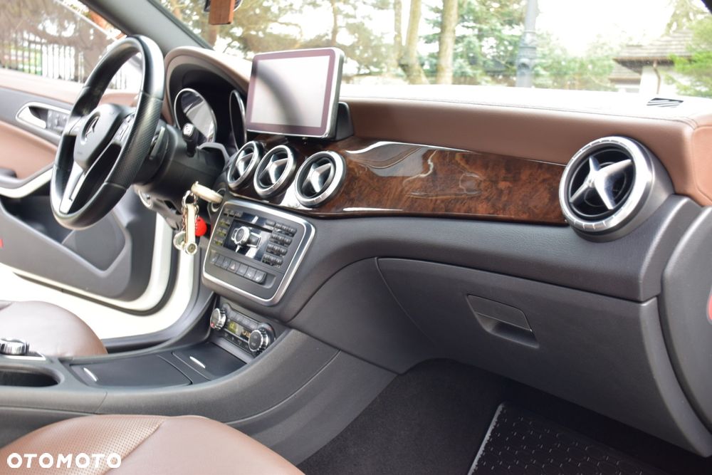 Mercedes-Benz CLA - 25