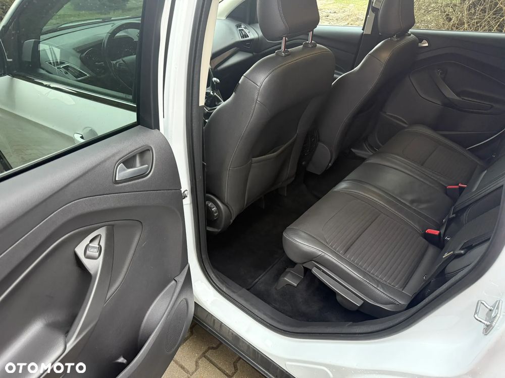 Ford Kuga 2.0 TDCi 4x2 Titanium - 25