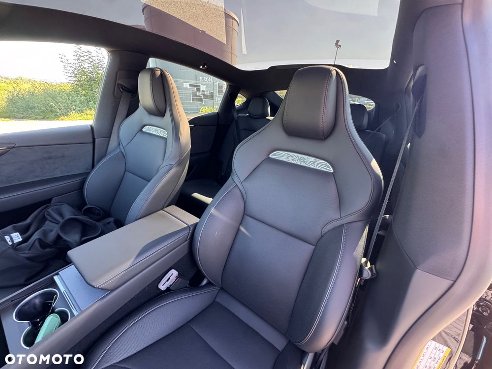 Tesla Model Y Performance AWD - 7