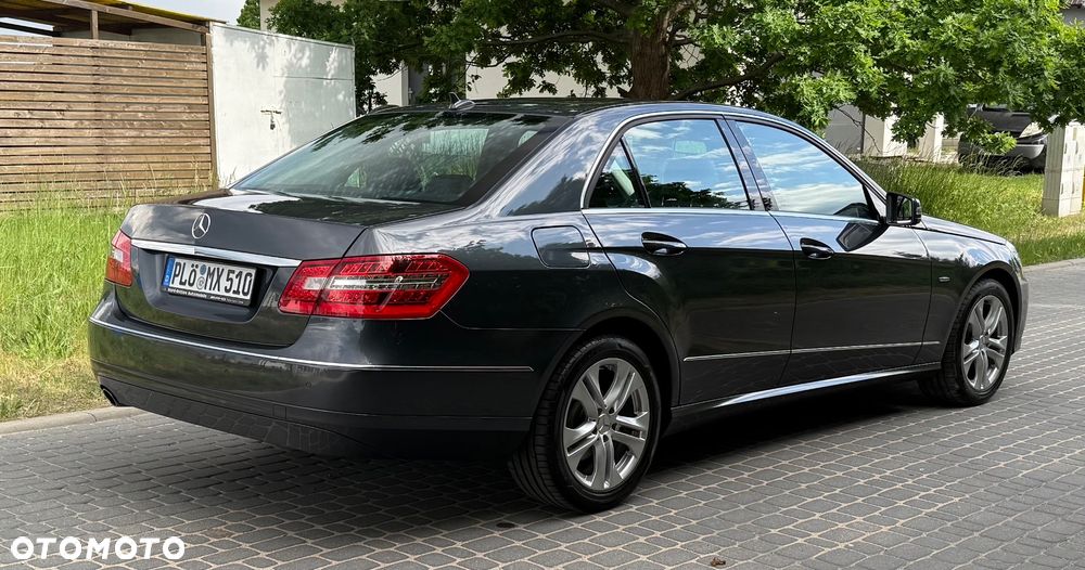 Mercedes-Benz Klasa E 200 CGI BlueEFFICIENCY 7G-TRONIC Avantgarde - 4