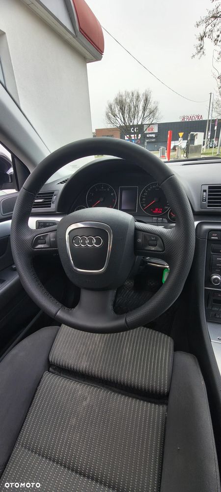 Audi A4 Avant 2.0 T FSI quattro - 8