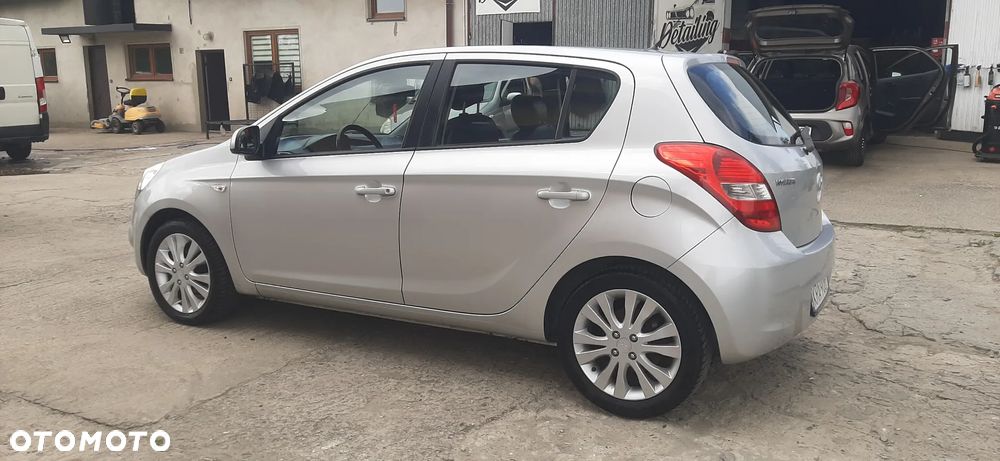 Hyundai i20 - 12