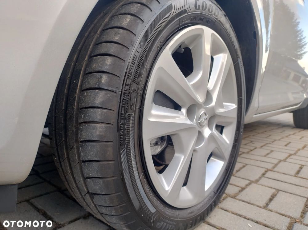 Opel Corsa 1.2 16V Cosmo - 18