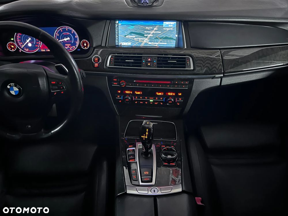 BMW Seria 7 750i Edition Exclusive - 15