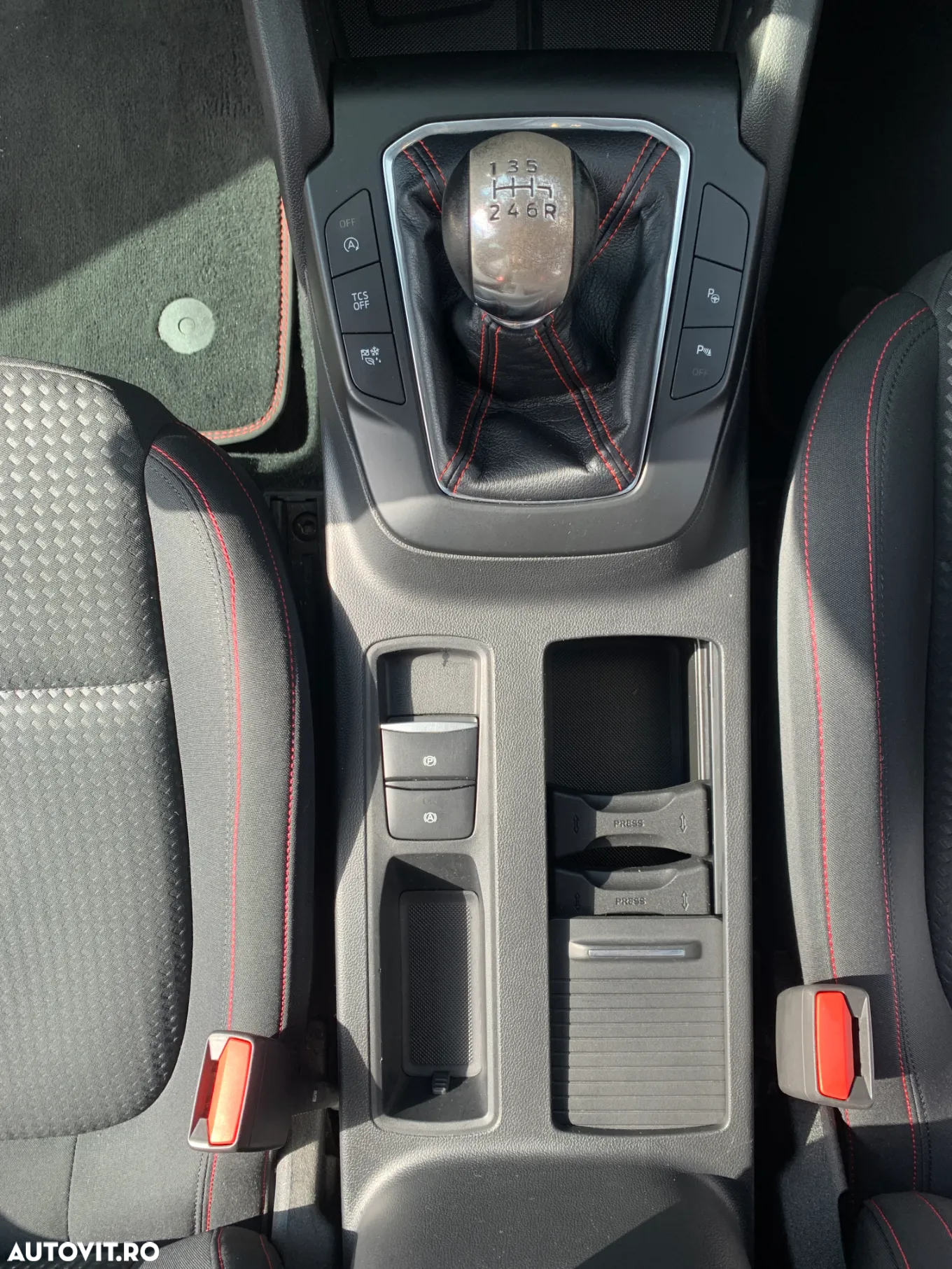 Ford Focus 1.0 EcoBoost ST-Line - 14