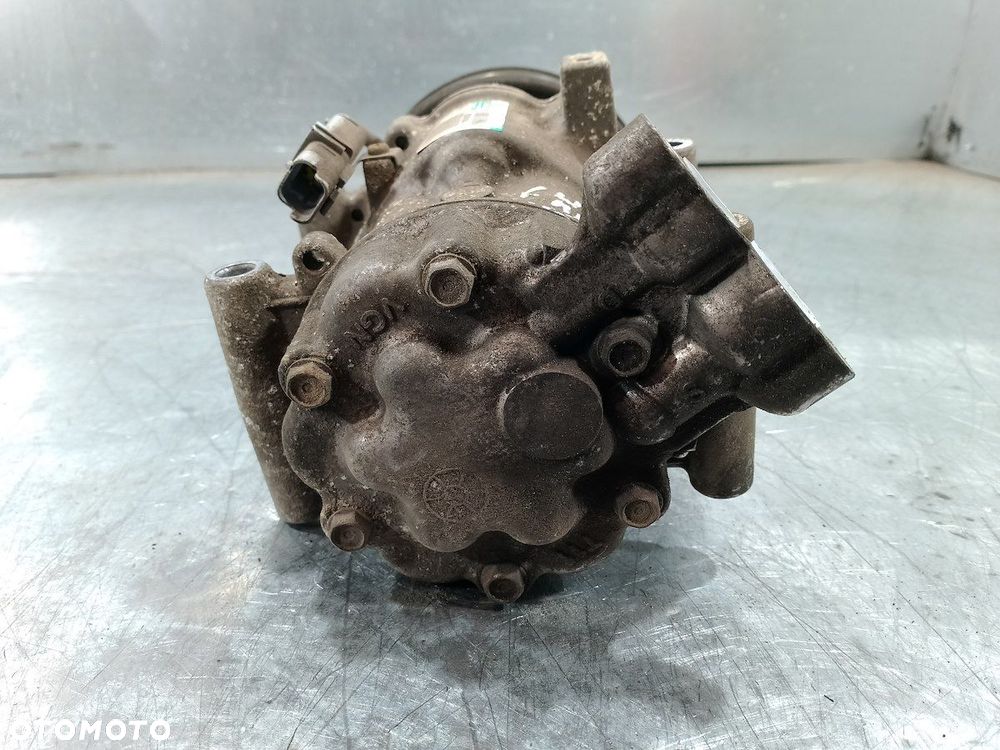 POMPA, SPRĘŻARKA KLIMATYZACJI RENAULT CLIO III 8200819568A 1.2 - 5