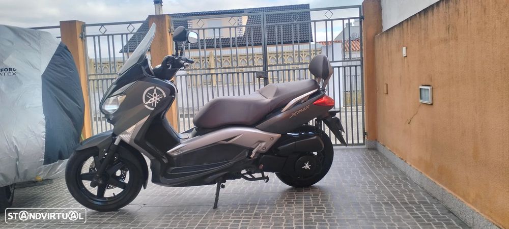 Yamaha X-Max - 3