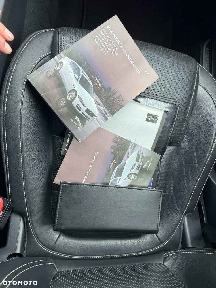 Jaguar XE 20d R-Sport - 16