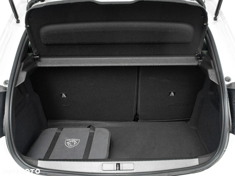 Peugeot 208 50kWh Allure - 29