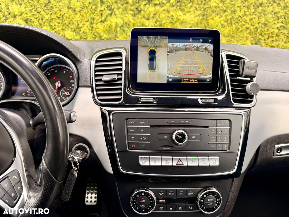 Mercedes-Benz GLS - 18