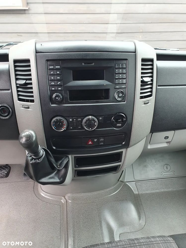 Mercedes-Benz Sprinter - 23