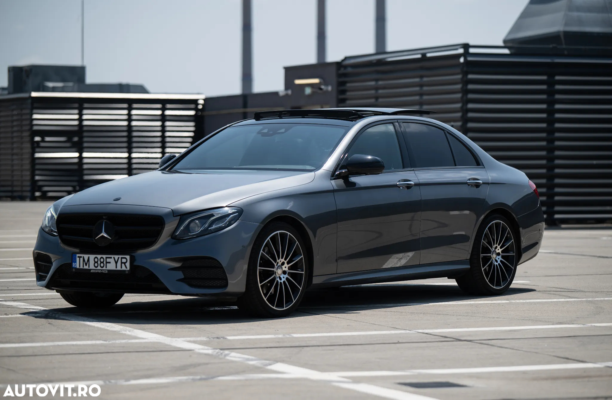 Mercedes-Benz E 220 d 9G-TRONIC AMG Line - 9