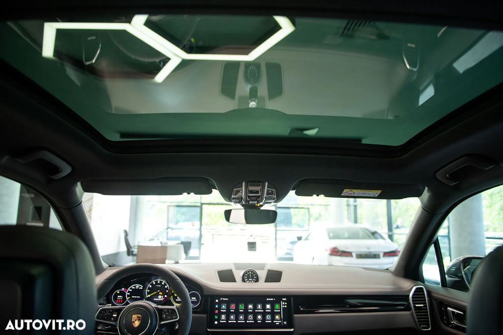 Porsche Cayenne - 6