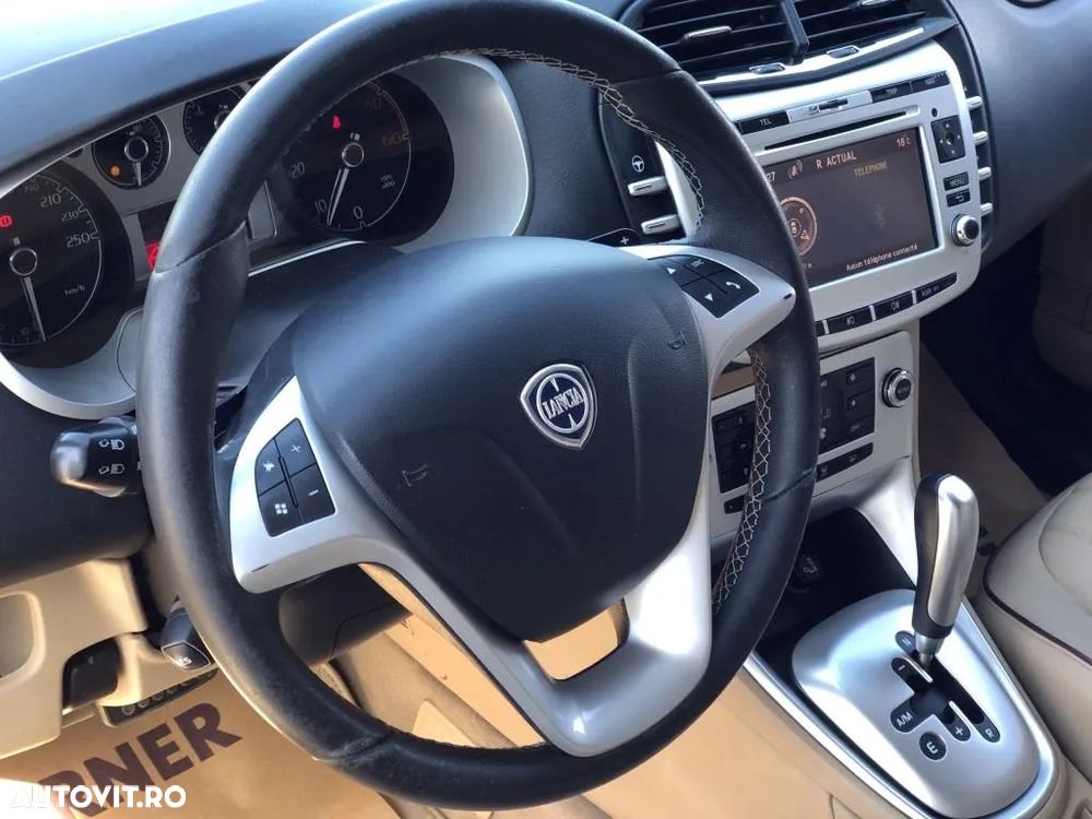 Lancia Delta 1.6 MultiJet Aut. Platino - 24