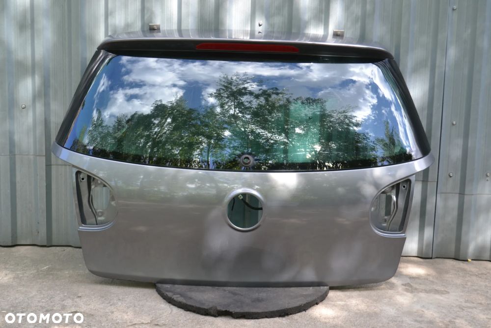 VW GOLF V HB KLAPA BAGAŻNIKA Z SZYBĄ LA7T POMORSKIE - 1