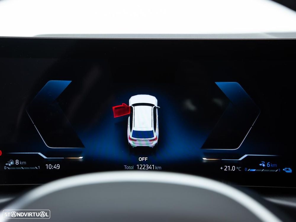 BMW 330 e xDrive Aut. - 24