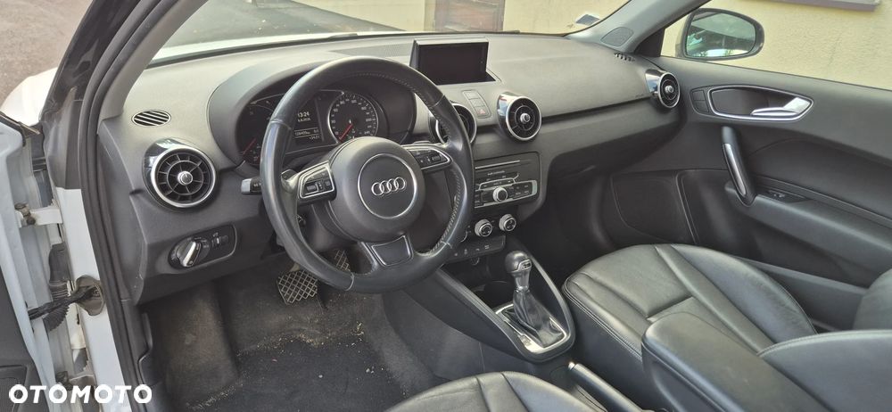 Audi A1 Sportback 1.6 TDI Design S tronic - 17